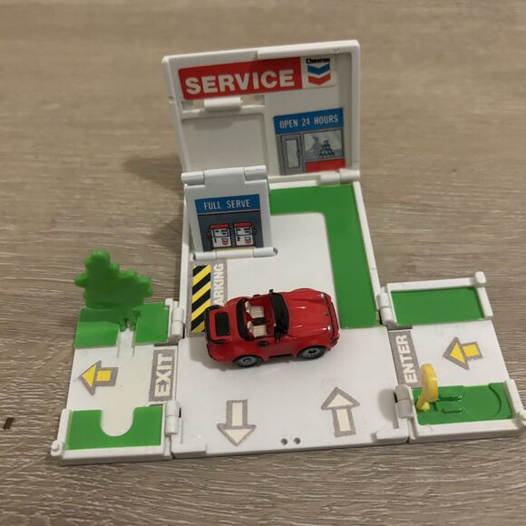 VTG Micro Machines Travel City Service Center Gas Station Playset & CAR Euc - Picture 2 of 5